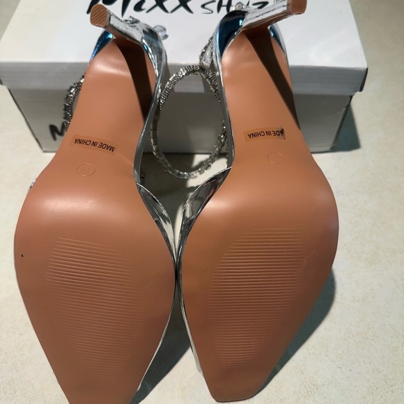 MIXX SHUZ Silver Peep Toe Heels with Rhinestone Detail Ankle Strap Size 10 - Picture 7 of 9